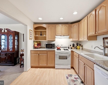1643 Parkcrest Circle - Photo Thumbnail 12