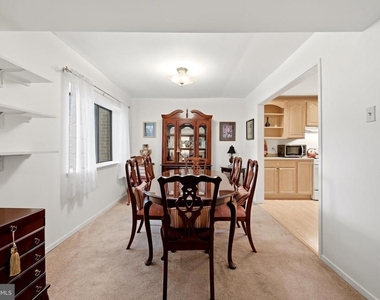 1643 Parkcrest Circle - Photo Thumbnail 7