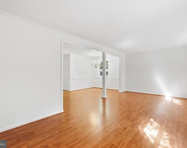 2915 Ellenwood Drive - Photo Thumbnail 8