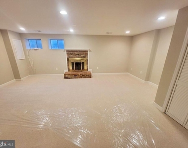 8029 Sleepy View Lane - Photo Thumbnail 14