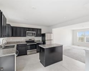 280 Sage Circle - Photo Thumbnail 4