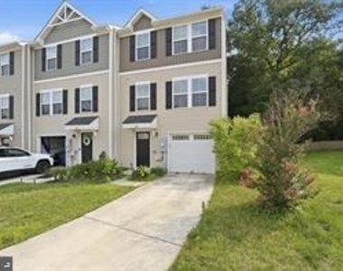 280 Sage Circle - Photo Thumbnail 1