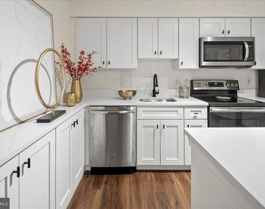 3303 Wyndham Circle - Photo Thumbnail 21