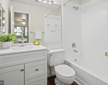 3303 Wyndham Circle - Photo Thumbnail 34