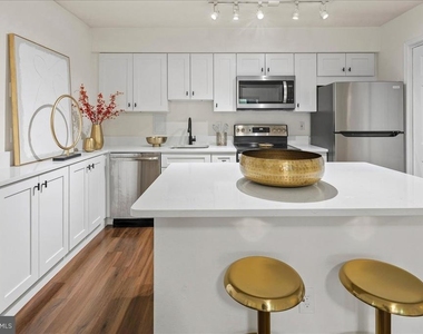 3303 Wyndham Circle - Photo Thumbnail 20