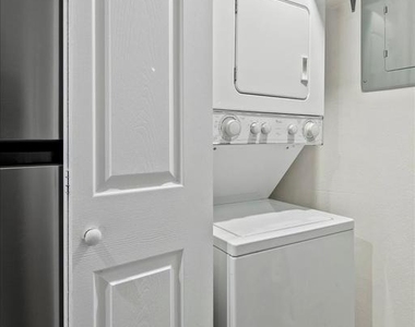 3303 Wyndham Circle - Photo Thumbnail 37