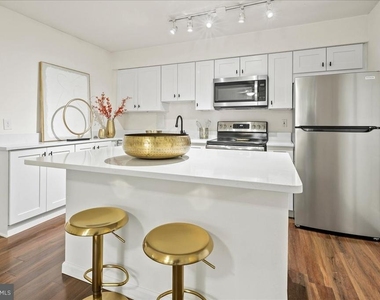 3303 Wyndham Circle - Photo Thumbnail 18