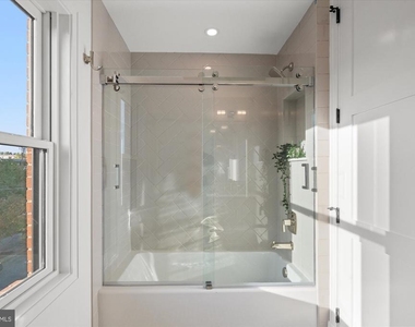 113 N West Street - Photo Thumbnail 9