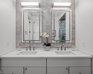 113 N West Street - Photo Thumbnail 18