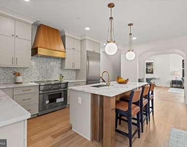 113 N West Street - Photo Thumbnail 45