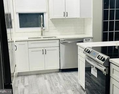 2136 N Troy Street - Photo Thumbnail 3