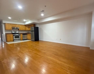 455 N 12th Street - Photo Thumbnail 8