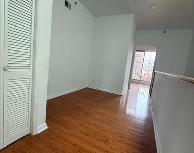 455 N 12th Street - Photo Thumbnail 11