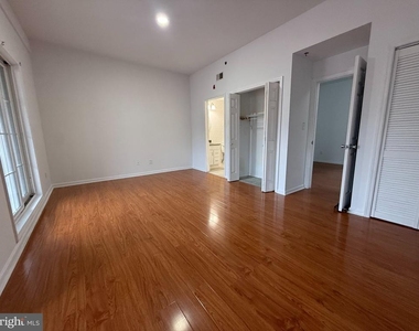 455 N 12th Street - Photo Thumbnail 4