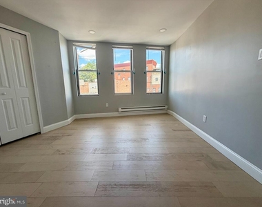 1247 Snyder Avenue - Photo Thumbnail 14