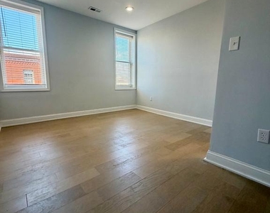 1247 Snyder Avenue - Photo Thumbnail 9