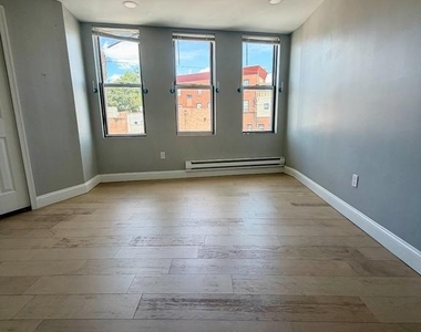 1247 Snyder Avenue - Photo Thumbnail 15