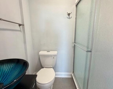 1247 Snyder Avenue - Photo Thumbnail 20