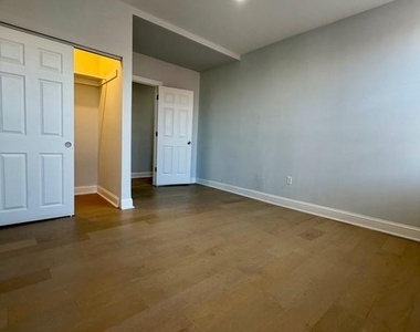 1247 Snyder Avenue - Photo Thumbnail 10