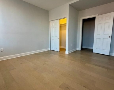1247 Snyder Avenue - Photo Thumbnail 11