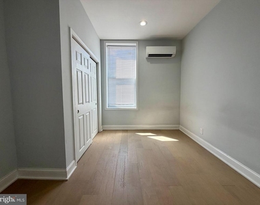 1247 Snyder Avenue - Photo Thumbnail 7