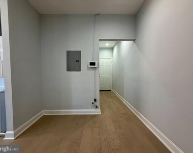 1247 Snyder Avenue - Photo Thumbnail 5