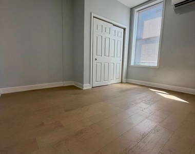 1247 Snyder Avenue - Photo Thumbnail 6