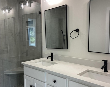 730 Violet Way - Photo Thumbnail 11