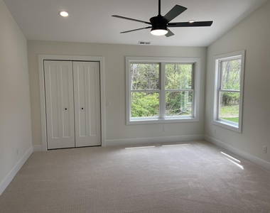 730 Violet Way - Photo Thumbnail 10