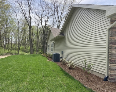 730 Violet Way - Photo Thumbnail 2