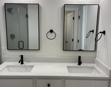 730 Violet Way - Photo Thumbnail 13