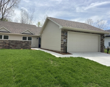 730 Violet Way - Photo Thumbnail 1