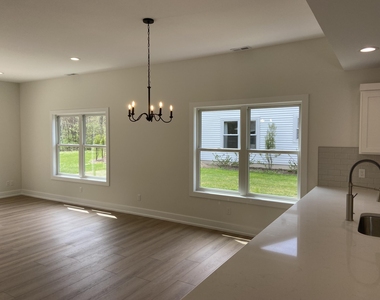 730 Violet Way - Photo Thumbnail 7