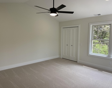 730 Violet Way - Photo Thumbnail 9