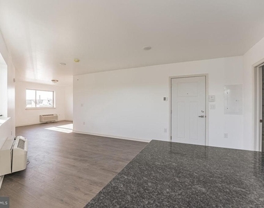 6649 Ridge Avenue - Photo Thumbnail 2