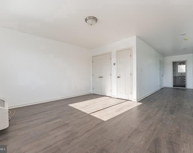 6649 Ridge Avenue - Photo Thumbnail 6