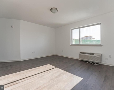 6649 Ridge Avenue - Photo Thumbnail 5