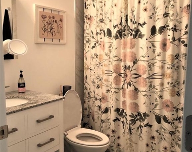 6615 Ridge Avenue - Photo Thumbnail 6