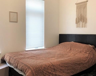 6615 Ridge Avenue - Photo Thumbnail 8