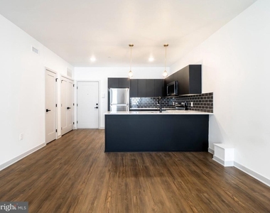 6237 Germantown Avenue - Photo Thumbnail 3