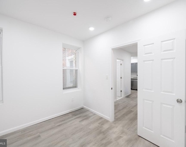 948 Belmont Avenue - Photo Thumbnail 5