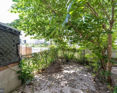 948 Belmont Avenue - Photo Thumbnail 6