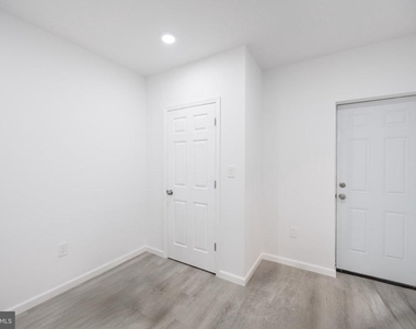 948 Belmont Avenue - Photo Thumbnail 4