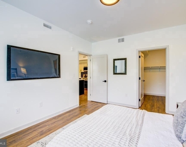 5001 Umbria Street - Photo Thumbnail 8