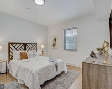 5001 Umbria Street - Photo Thumbnail 6