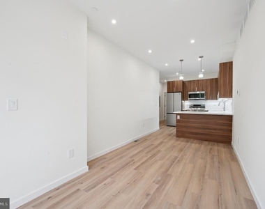 2209 N Franklin Street - Photo Thumbnail 5