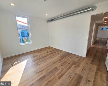 2401 Kensington Avenue - Photo Thumbnail 8
