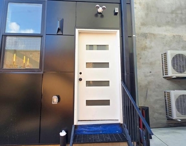2401 Kensington Avenue - Photo Thumbnail 13