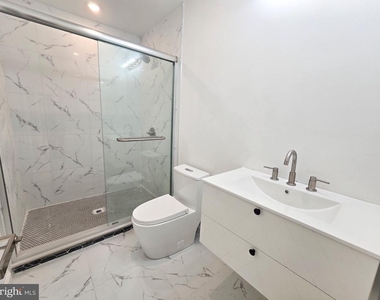 2401 Kensington Avenue - Photo Thumbnail 4
