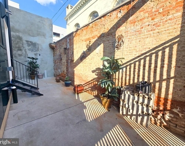 2401 Kensington Avenue - Photo Thumbnail 10